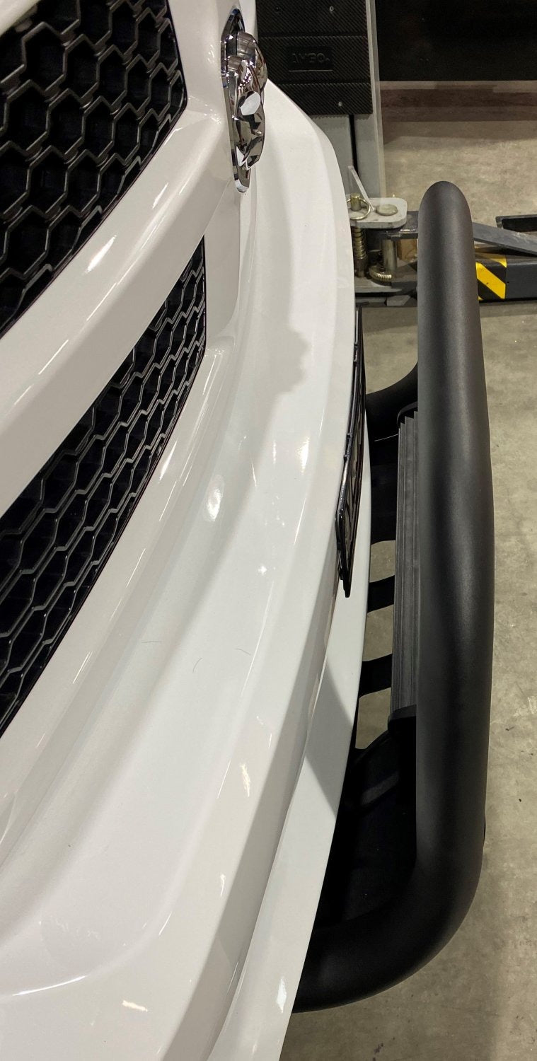 Polished SS Nudge Bar with DBL Row Light Bar