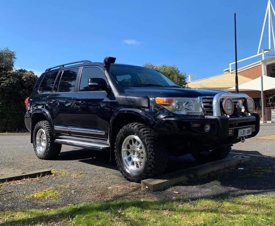 Bushwacker Flares suitable for Toyota Landcruiser 200 series 2007 - 2021 - Offroad Industries