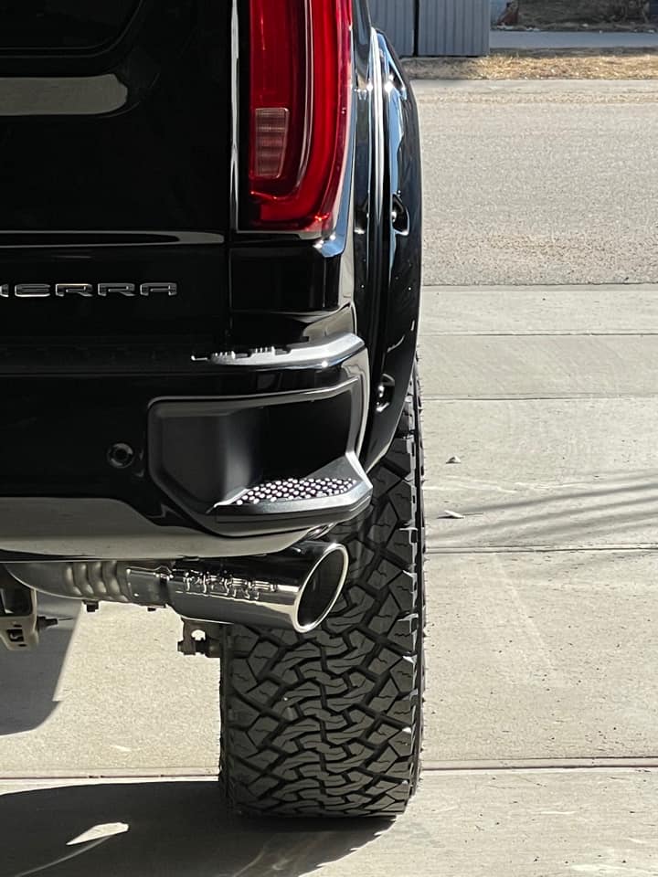 Bushwacker Pocket Bolt Style Flare GMC Denali AT4 2500 2020+ - Offroad Industries