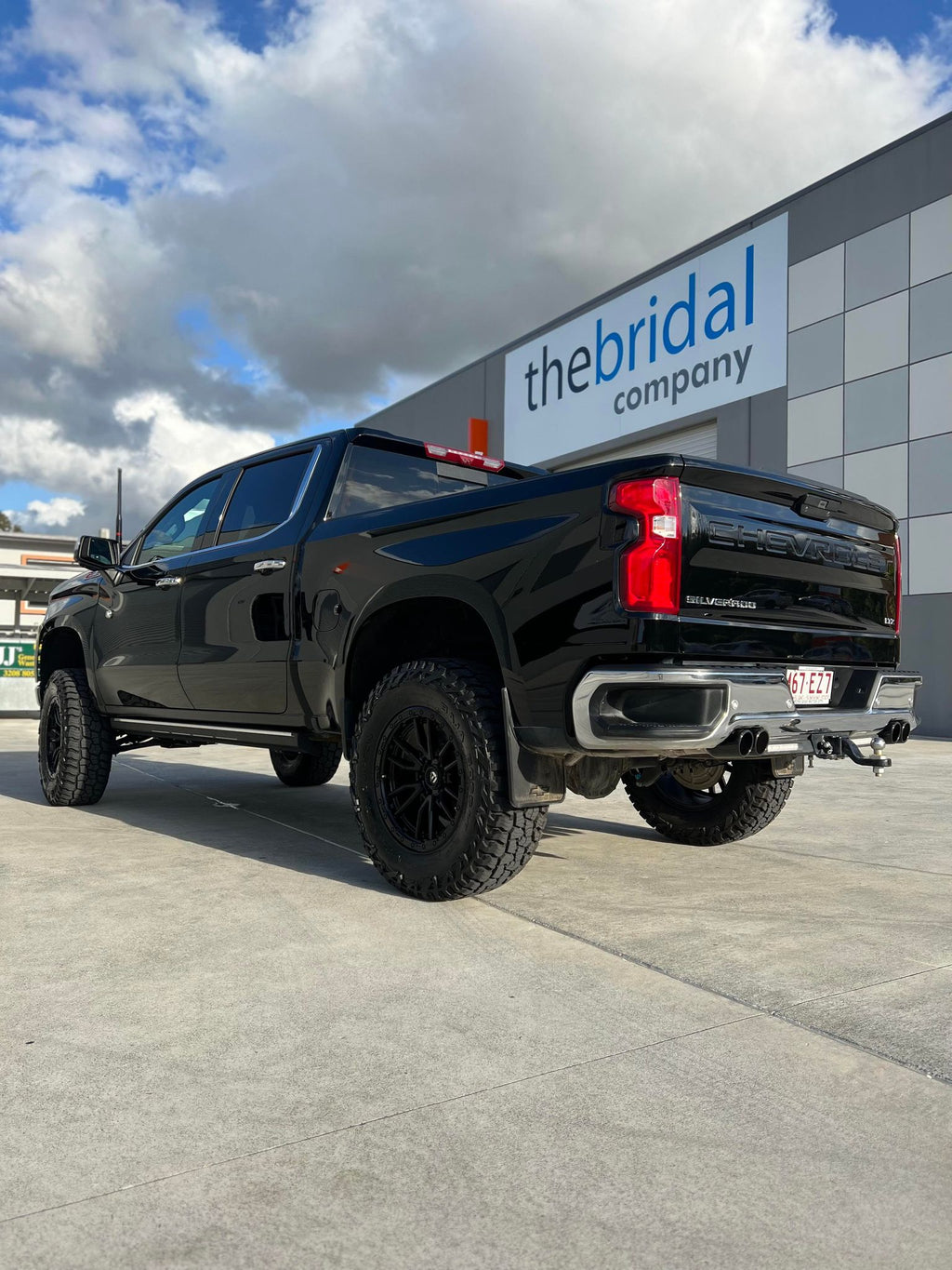 ORI Electric Steps Chevy Silverado 1500 LTZ & Trailboss 2019 - 2022 - Offroad Industries