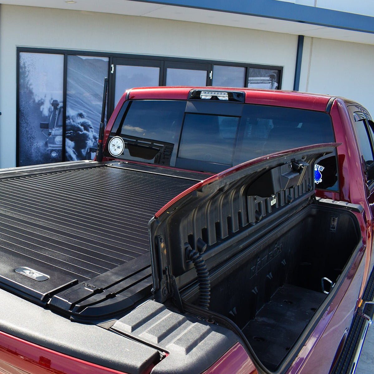 ORI RAM 2500 ROLLER SHUTTER with RAMBOX & Without 6.5' BED - Offroad Industries