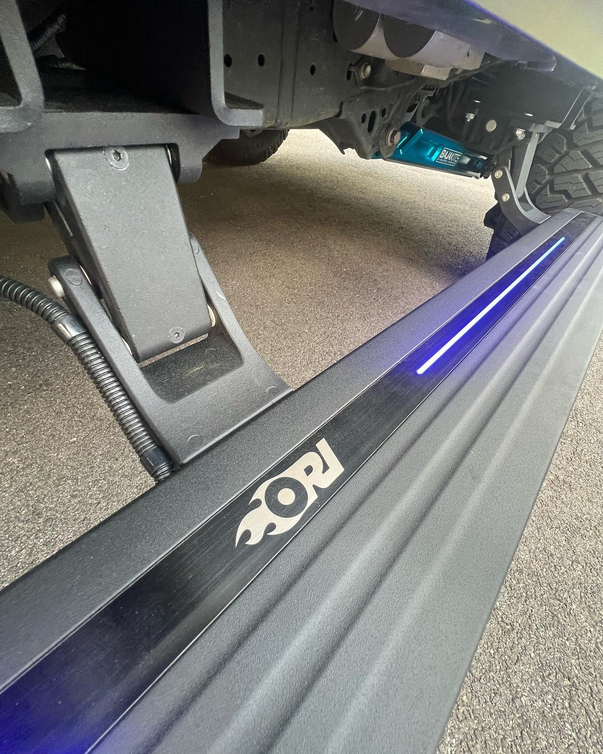 ORI - Toyota Landcruiser LC300 Electric Steps - Offroad Industries